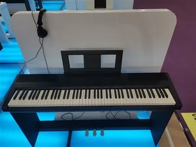 Piano Digital Mudah Alih Untuk Lelaki